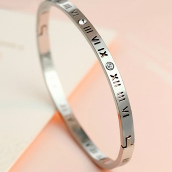 cartier roman numeral ring